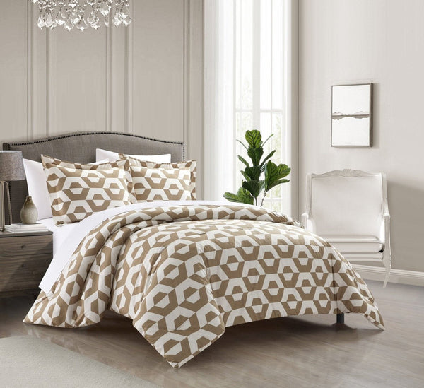 Chic Home Tudor 3 Piece Geometric Pattern Duvet Cover Set 